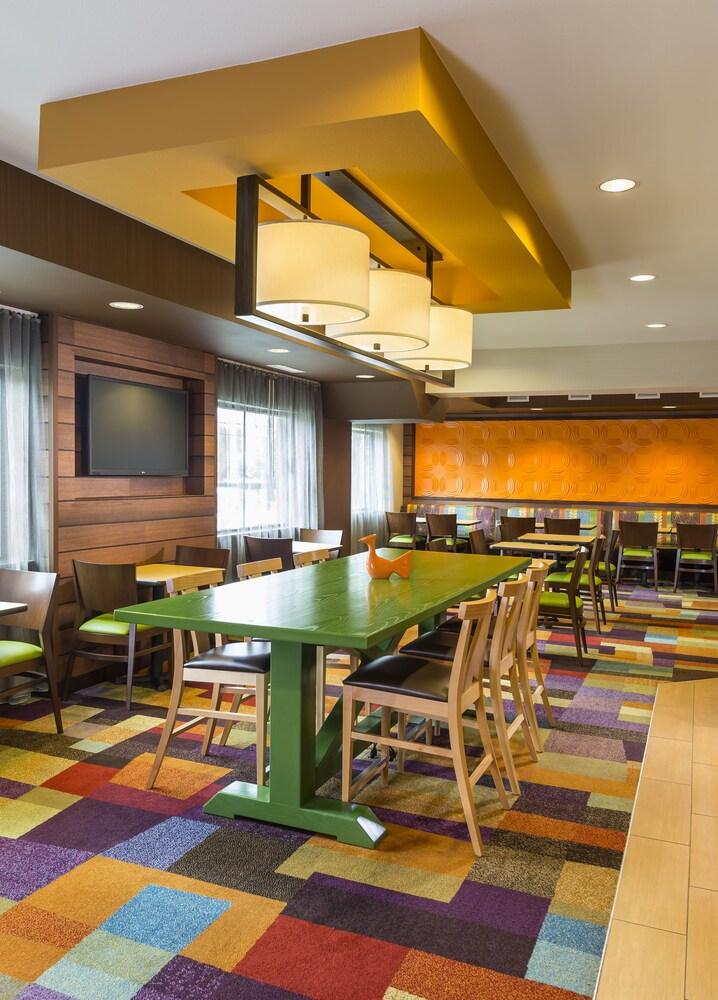 Fairfield Inn&suites 3*